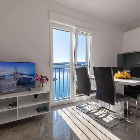 Apartments In Klek 42081