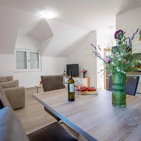 Apartman Apartments In Klek 42081